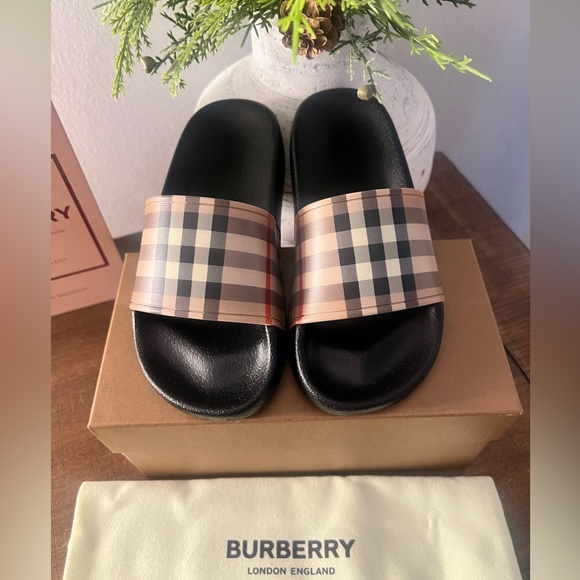 Burberry Kids Vintage Nova Check Slides - Picture 3 of 9